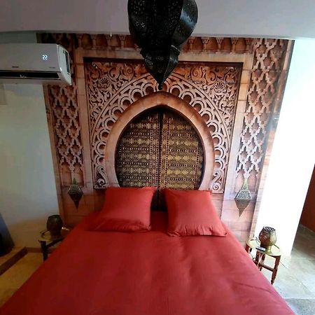 Suite Jaccuzzi En Camargue Port-Saint-Louis-du-Rhone Luaran gambar